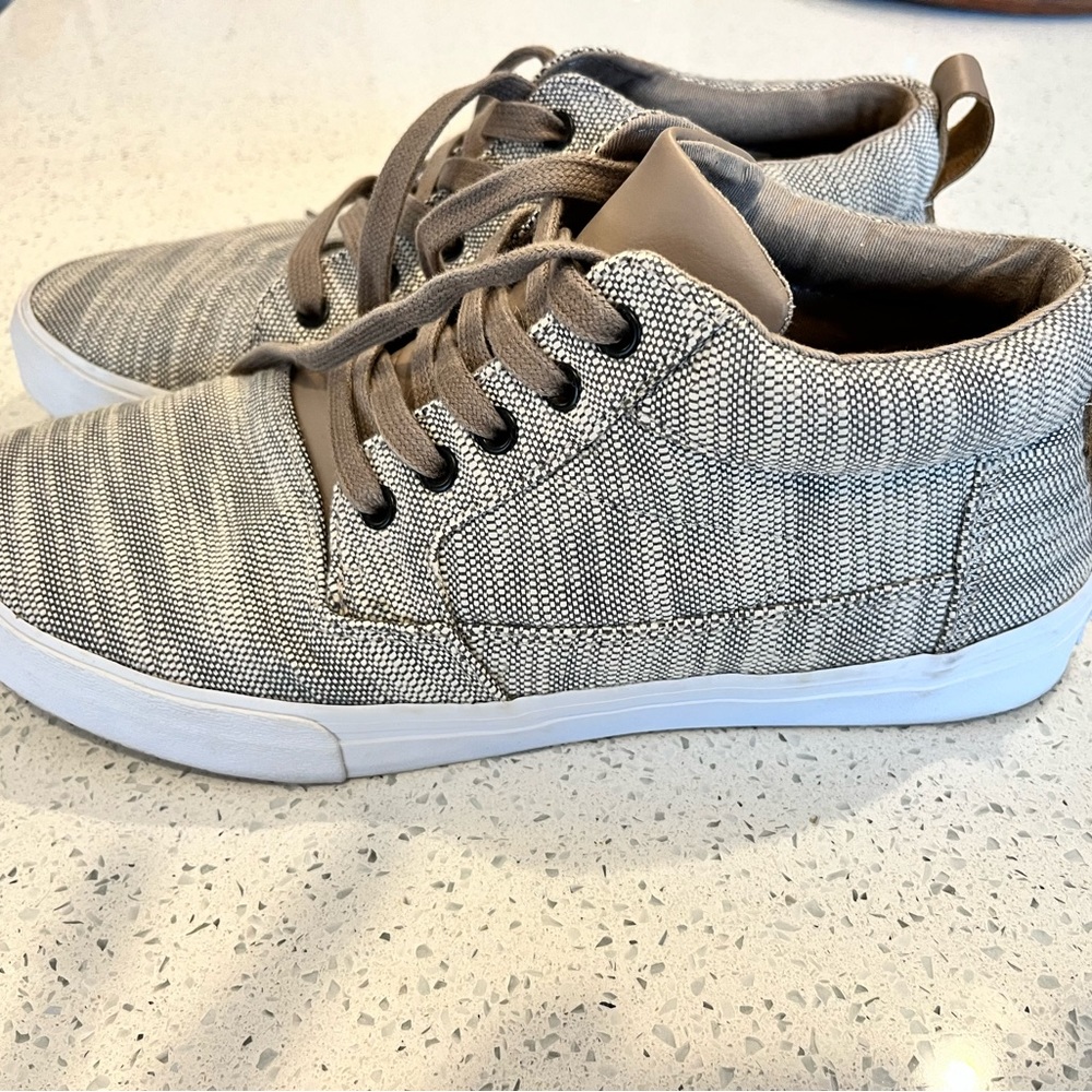 Men’s Tom’s Canvas Lace Up Tennis Shoes - 10.5